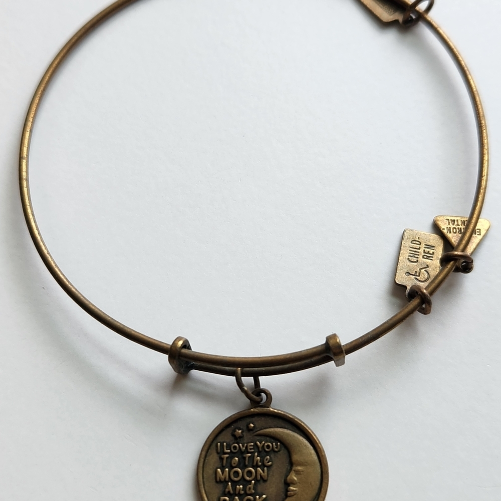 Charming Gold-Tone Bracelet with Moon Pendant